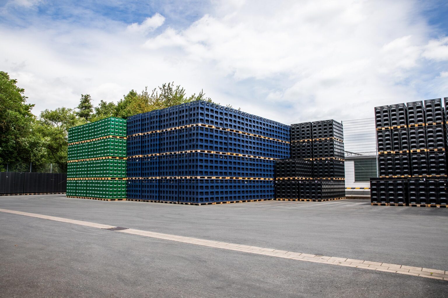 Aufnahme Lagerung von Flaschenkästen bei Delbrouck