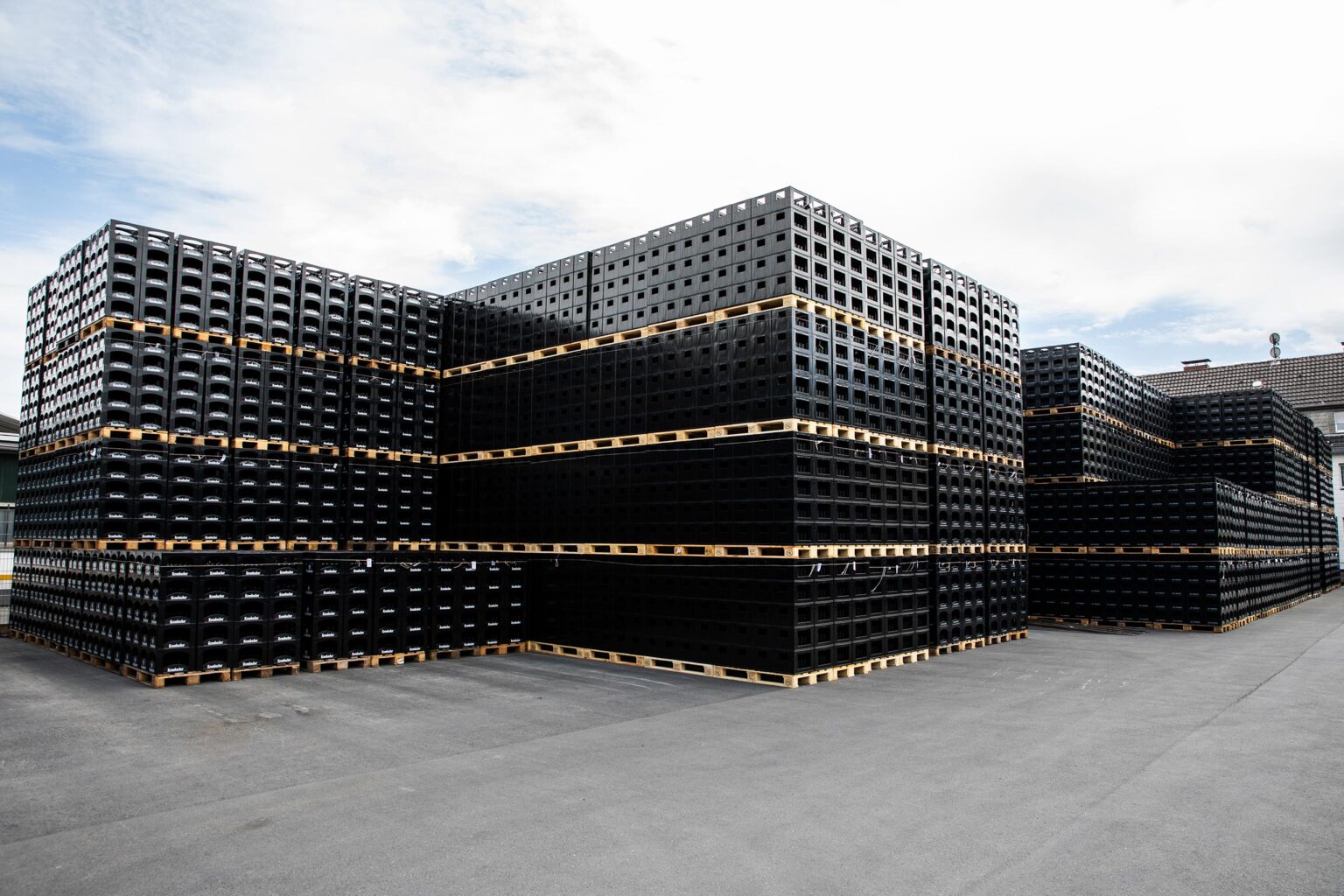 Aufnahme Lagerung von Flaschenkästen bei Delbrouck